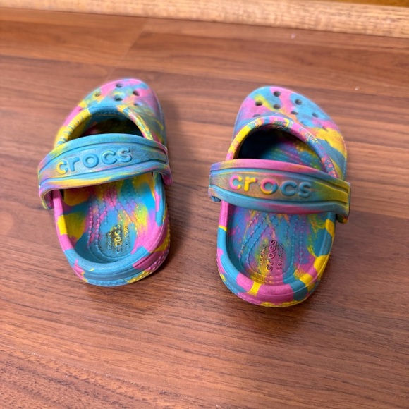 Crocs Classic Clog Toddler Size C6 Tie Dye Marbled Blue Pink Yellow - Picture 3 of 5